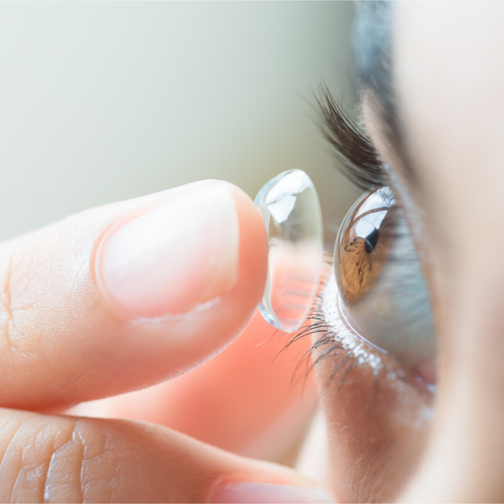 How much does contact lenses cost